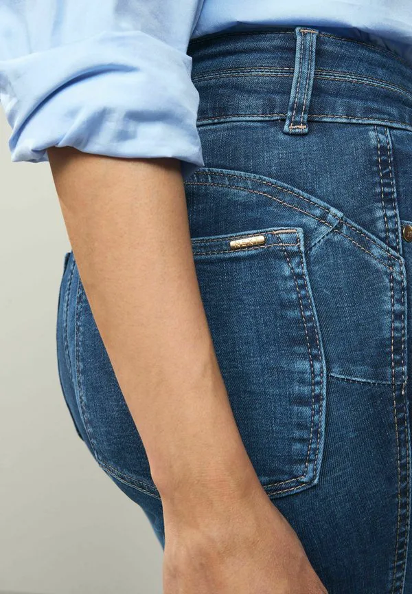 Джинсы облегающего кроя с эффектом подтяжки Next, Mid Blue Denim — фото 4