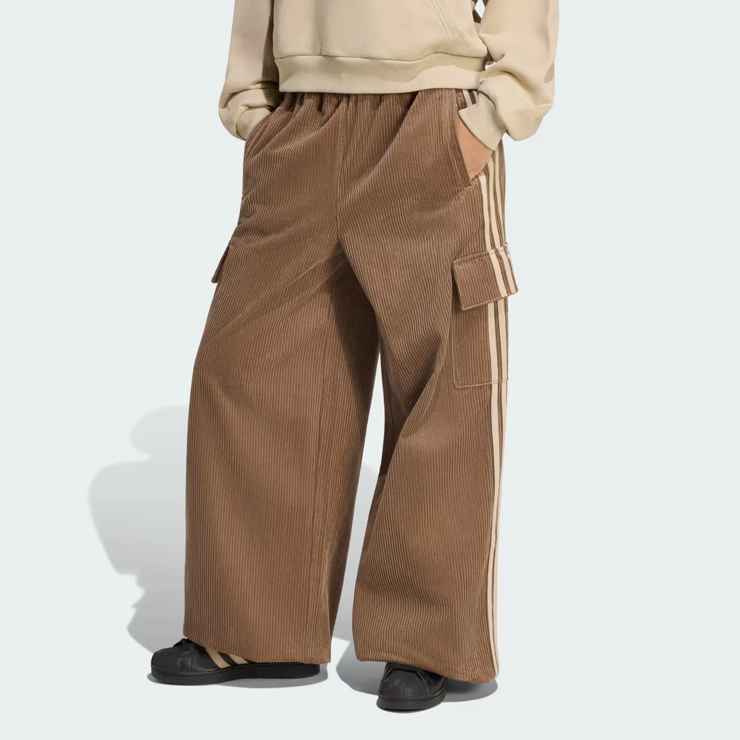 Женские брюки карго оверсайз из вельвета CORDUROY 3S CARGO PANTS Adidas Originals, Khaki Six/Khaki Three