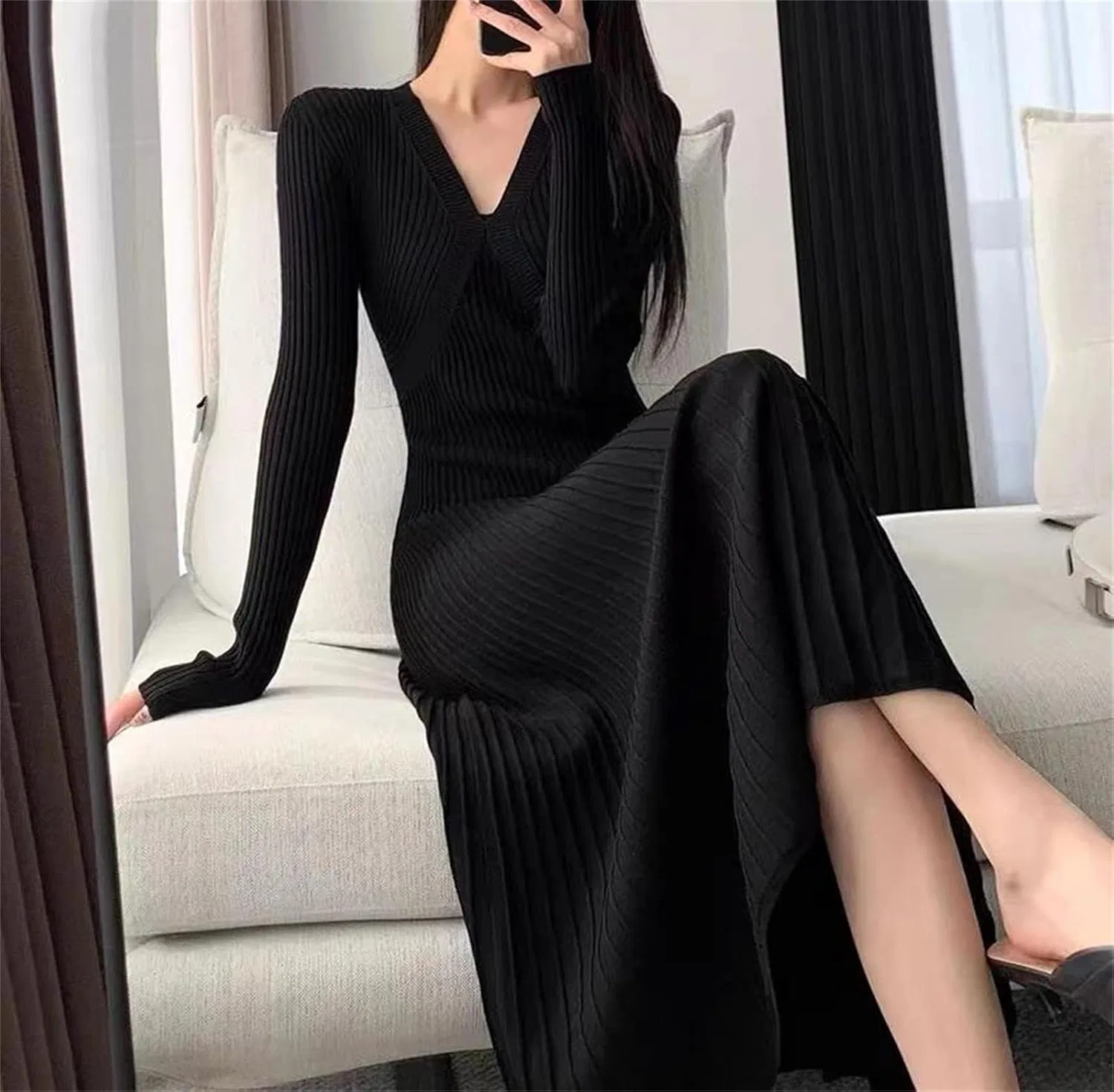 Женское A-силуэта вязаное платье-свитер V-образный вырез, Black — фото 2