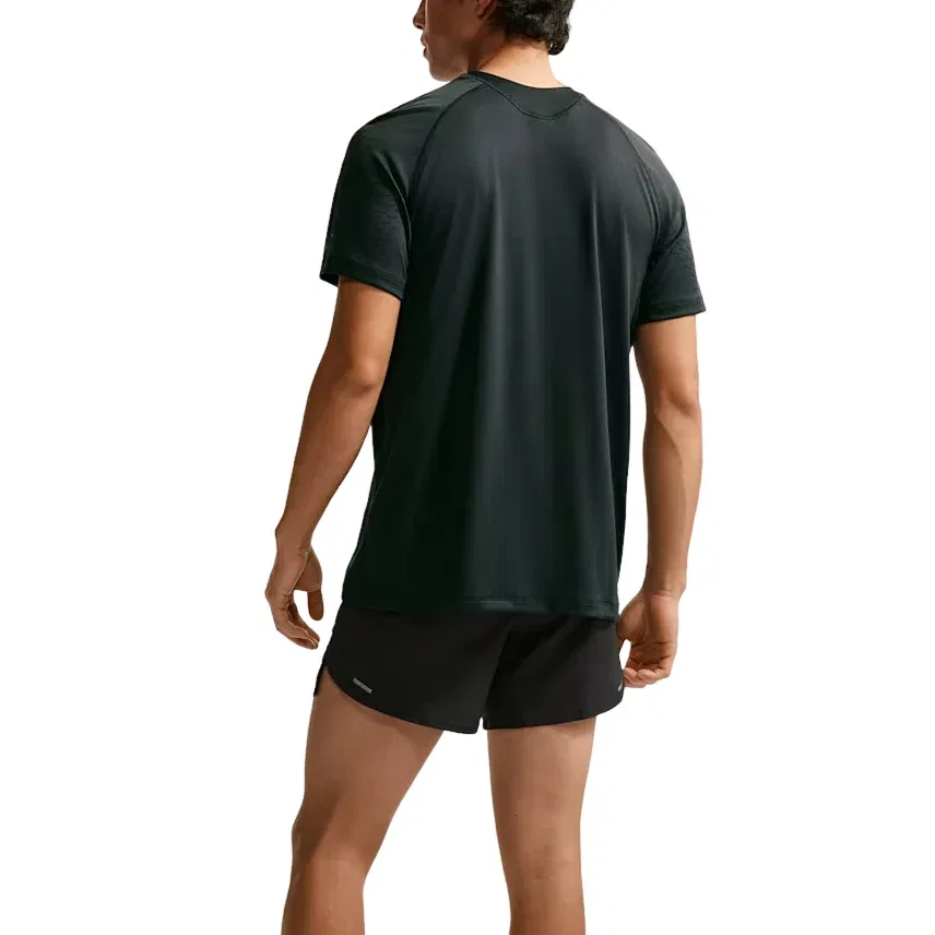 Мужская футболка Nike Stride Dri-FIT ADV, черный — фото 4