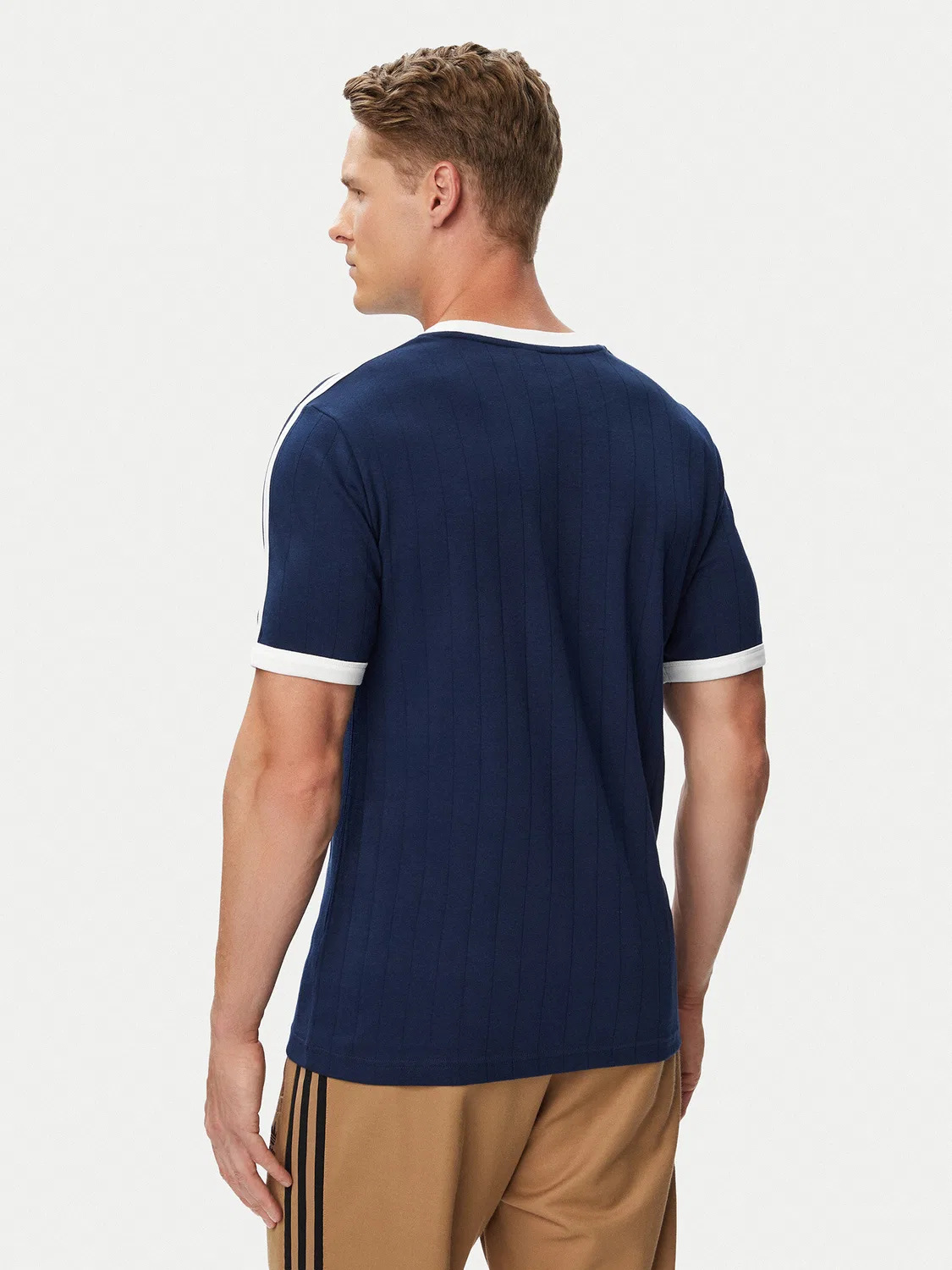 Мужская футболка стандартного кроя Drop Needle Stripes Tee Adidas, темно-синий — фото 3
