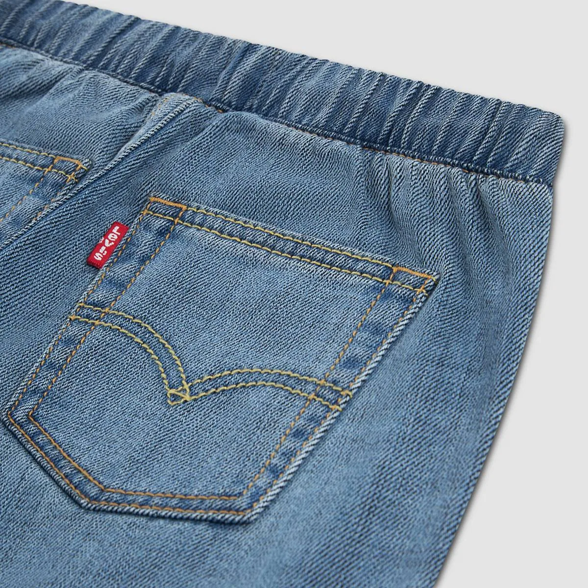 Свободные джинсы на резинке для мальчиков 2-4 лет Levi's, Basil Sky - Medium Wash — фото 3