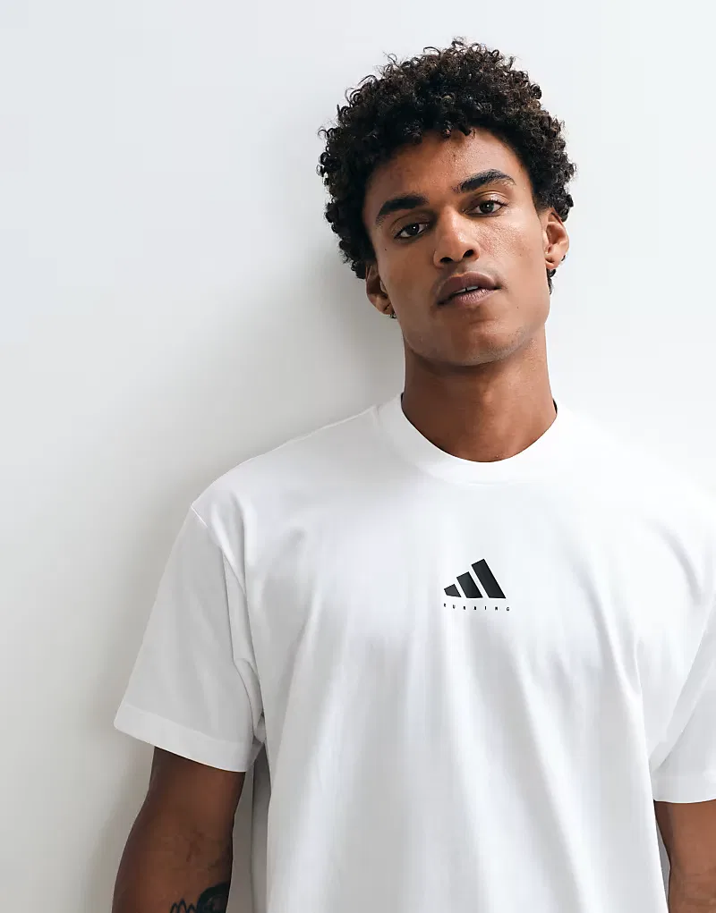 Беговая футболка Adidas с принтом evo на спине, белый — фото 2