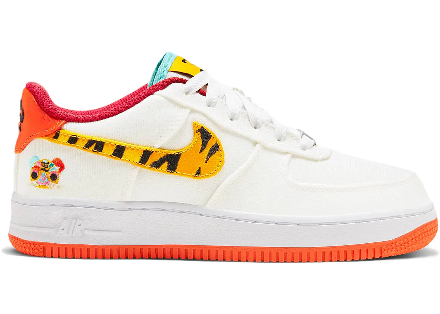 Детские кроссовки Lifestyle Nike Air Force 1 Low '07 LX, Sail/White/University Gold/University Gold