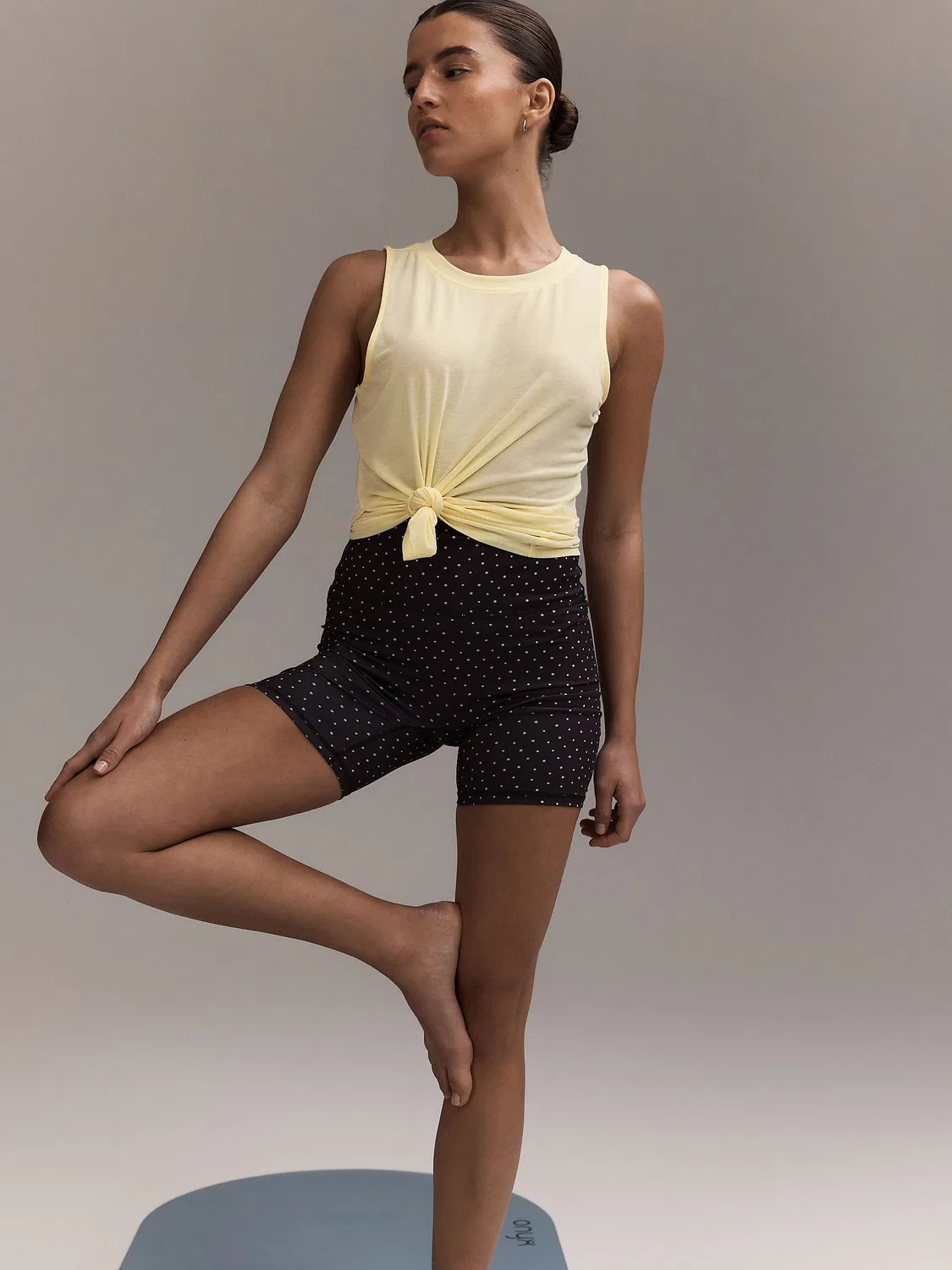 Топ с перекрестной спинкой Butter Yellow Active Cross Back Tank Vest Next, масляно-желтый — фото 3