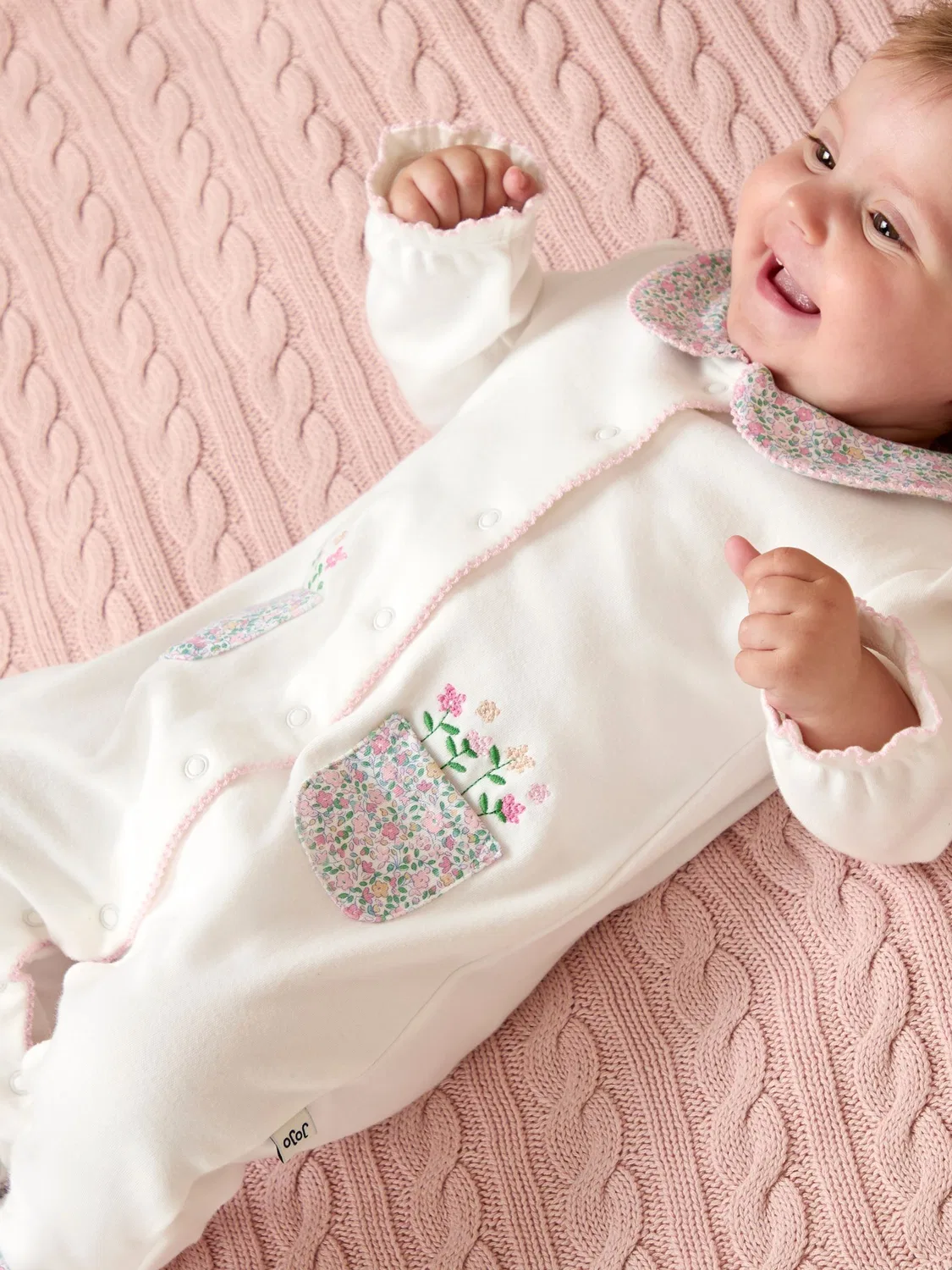 Комбинезон с цветочной вышивкой JoJo Maman Bébé, кремовый