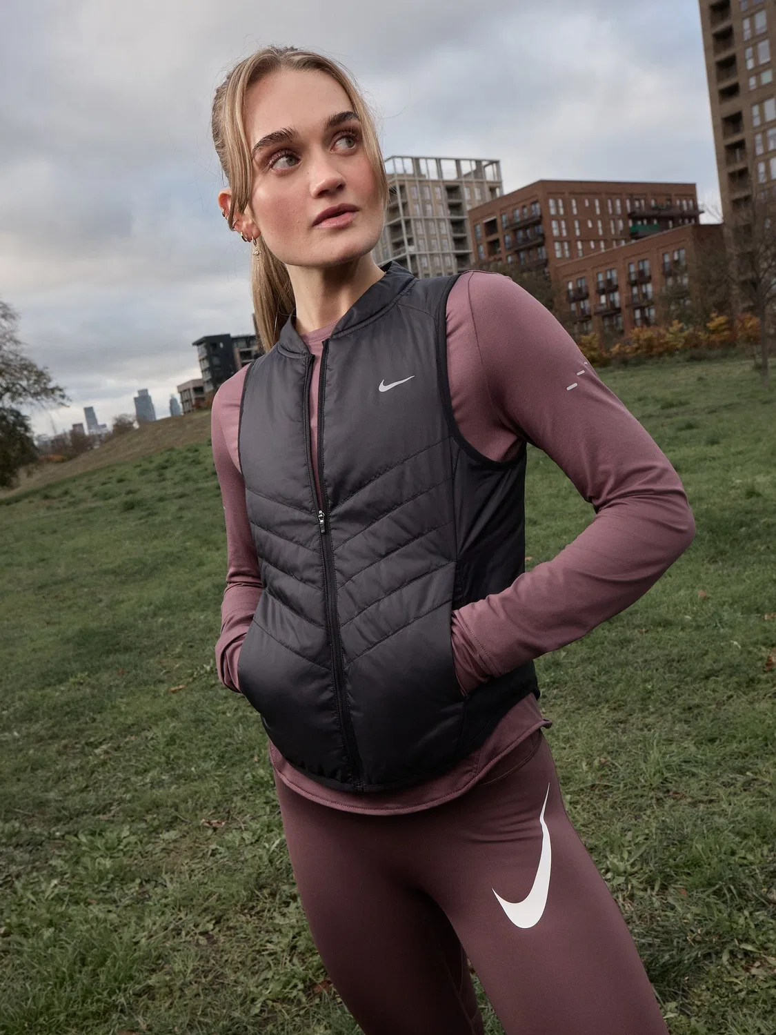 Жилет утепленный бег Nike Black Tempo Repel, черный
