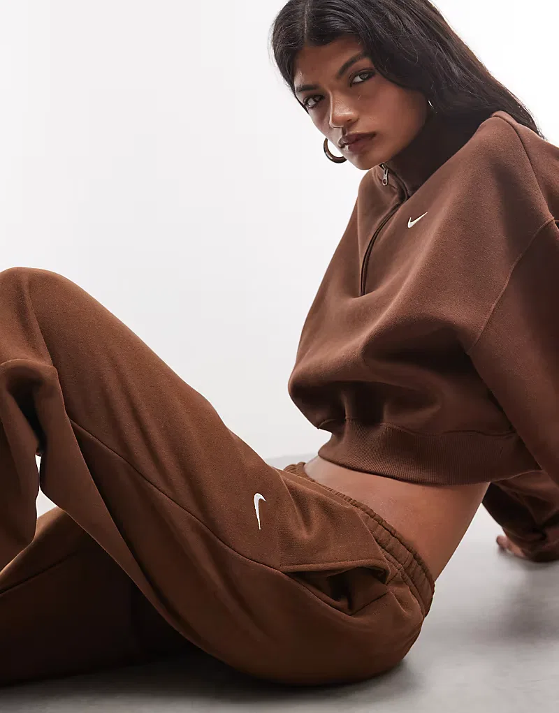 Укороченная толстовка Nike Studio Fleece средней плотности с застежкой-молнией на четверть длины, коричневый