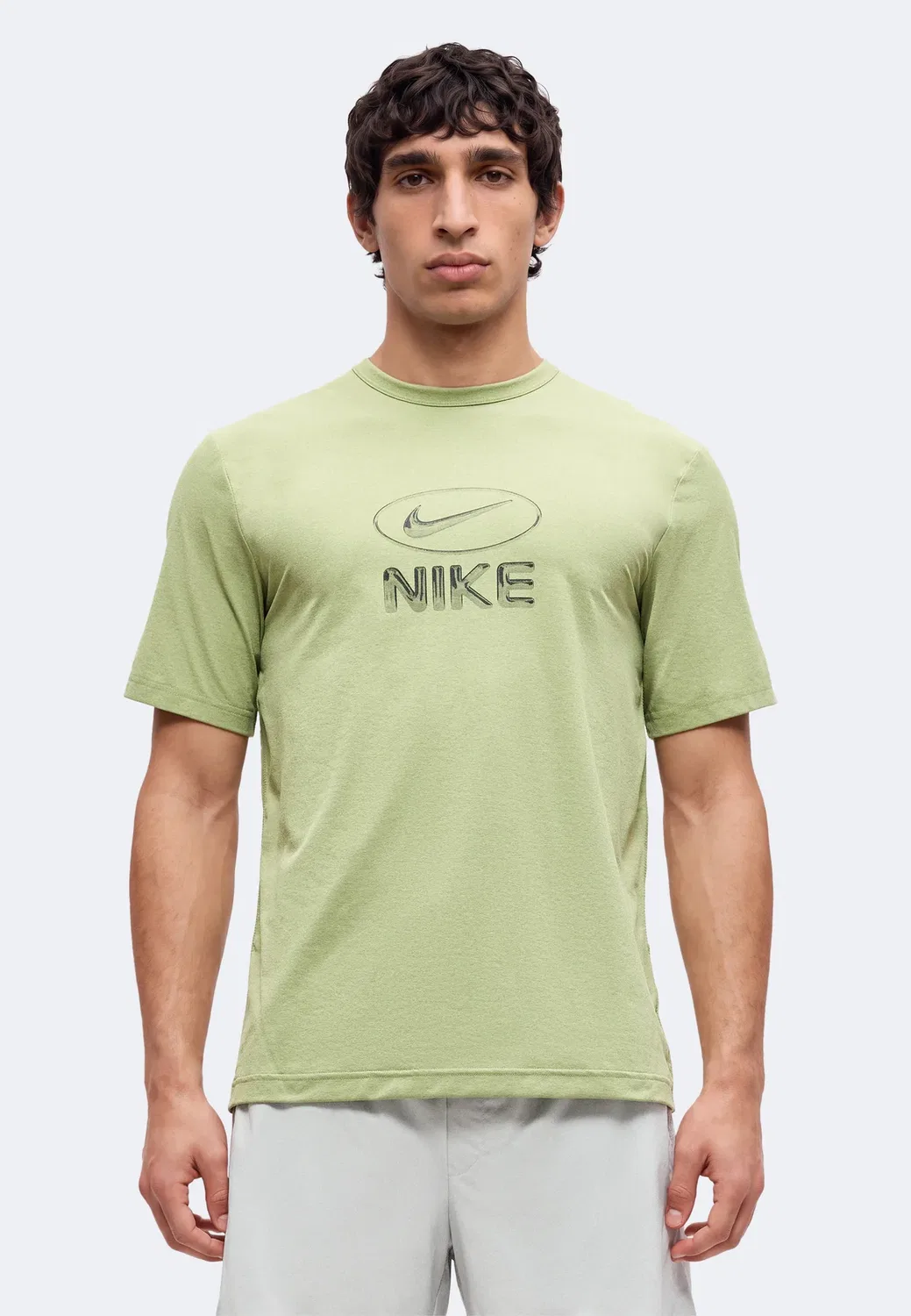 M nk df uv hyverse top fld gfx - спортивная футболка Nike Performance, Dusty Olive/Black