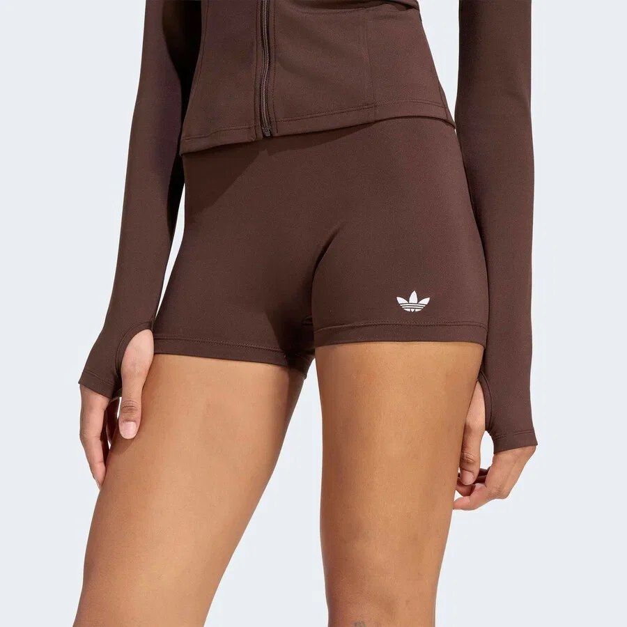 Узкие шорты ADIDAS ORIGINALS темно-коричневого цвета