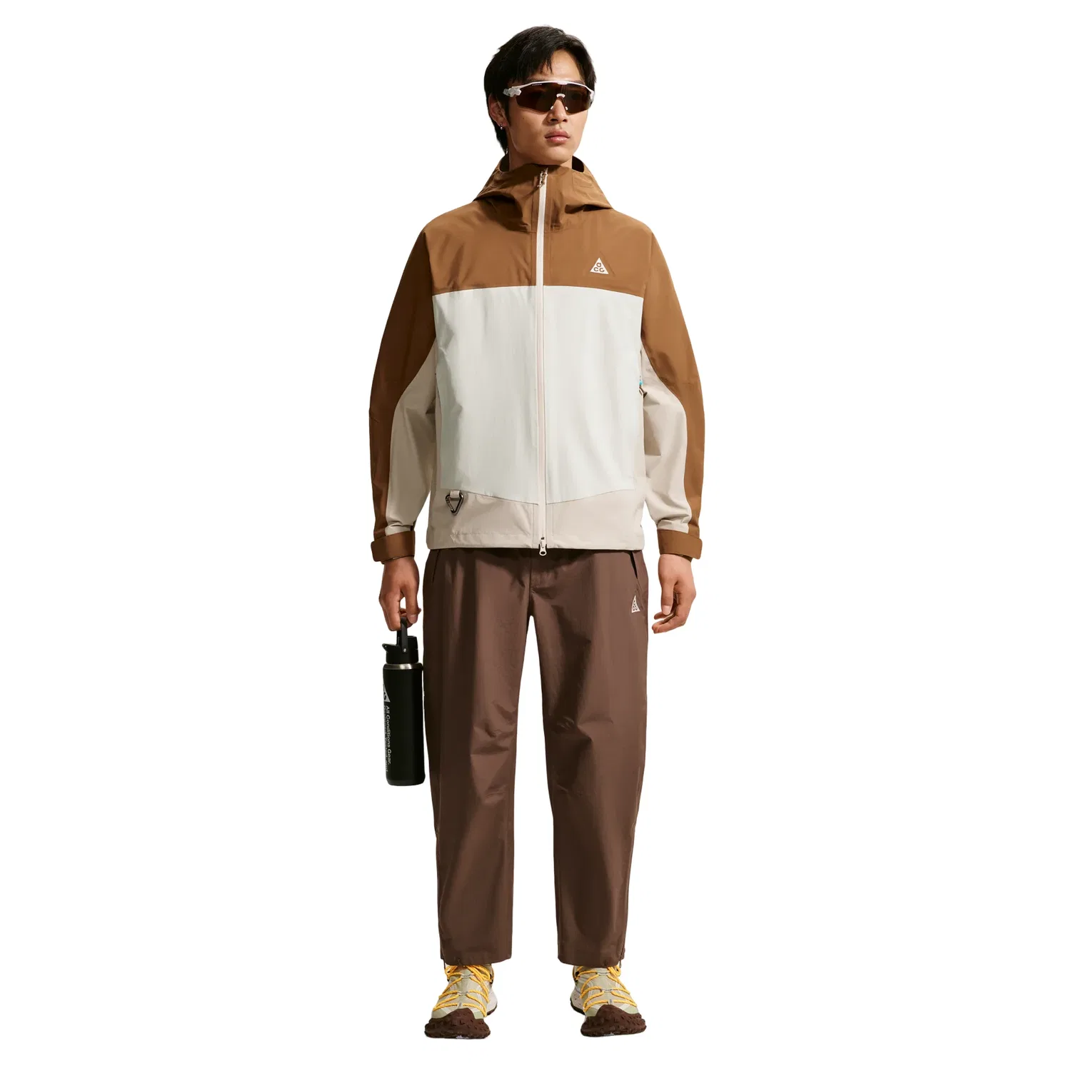 Мужская куртка ACG Storm-Fit ADV 2.5L Rain Jacket 'Morpho - Light British Nike, Light British Brown/Light Mahogany Brown/Cream Ii/Peak White — фото 2