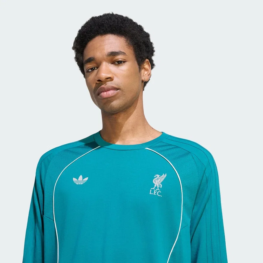 Футболка ADIDAS ORIGINALS «LFC TEAMGEIST 26» синего цвета — фото 2