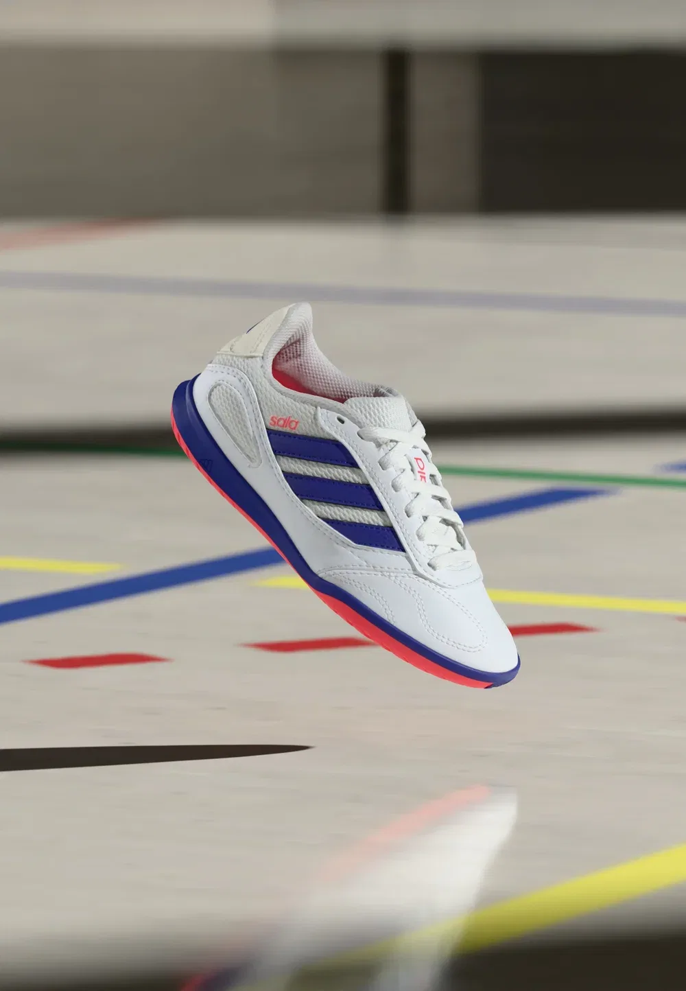 Детские футбольные бутсы Super Sala Competition III для игры в помещении (унисекс) Adidas Performance, Footwea White/Pure Purple/Solar Turbo