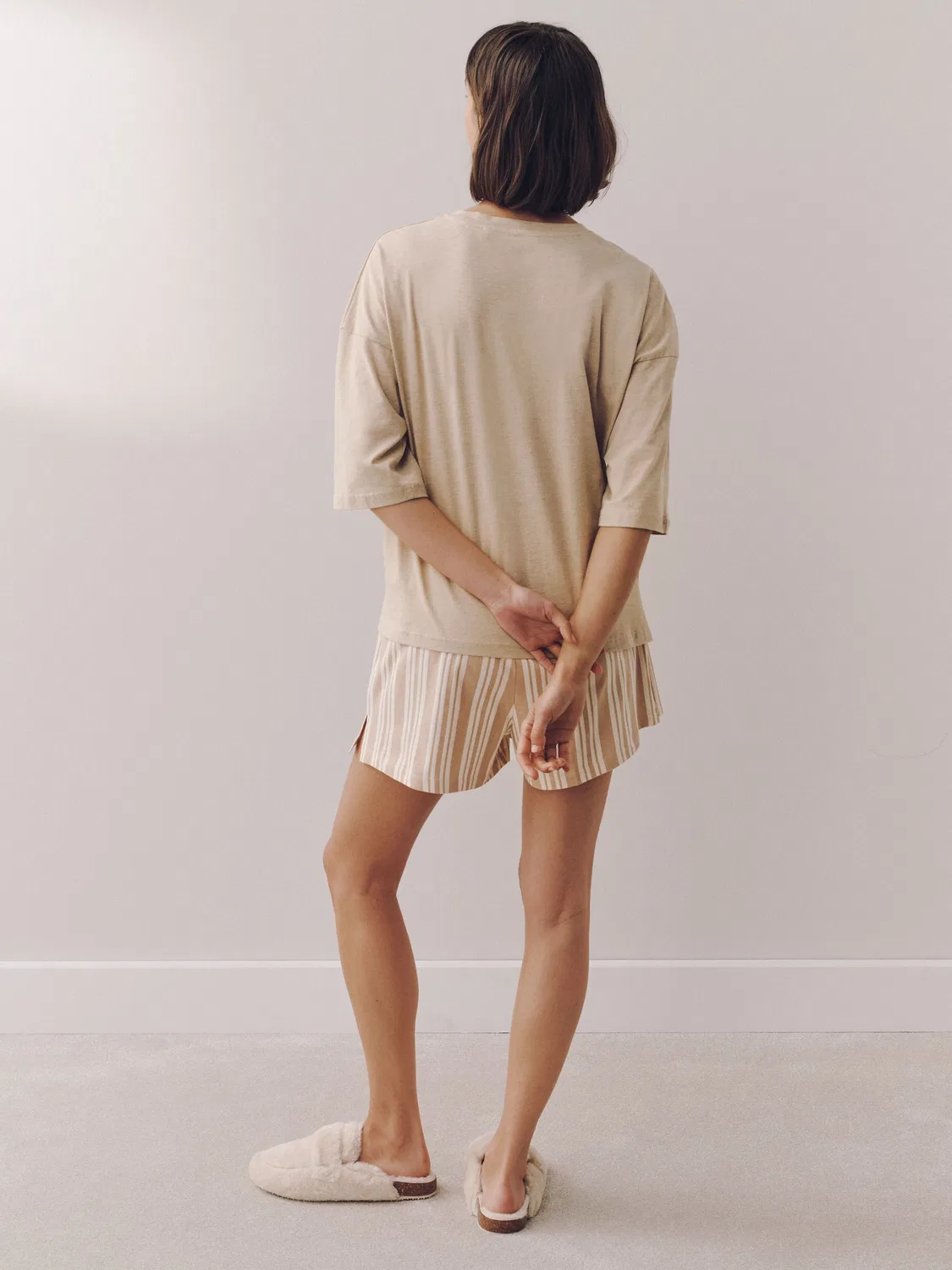Короткий пижамный комплект из хлопка в нейтральную полоску Next, Neutral Stripe — фото 3