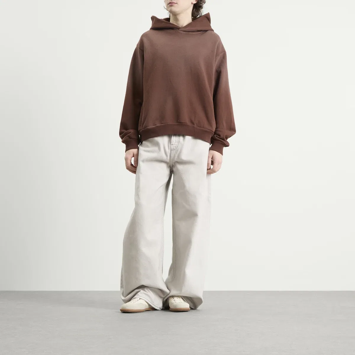 Брюки джинсовые свободного кроя Bow Denim Trouser Acne Studios, White/Ecru — фото 4