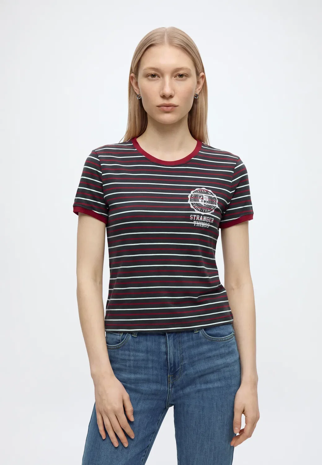 Футболка с принтом «Очень странные дела» Gap, Multi Stripe Red