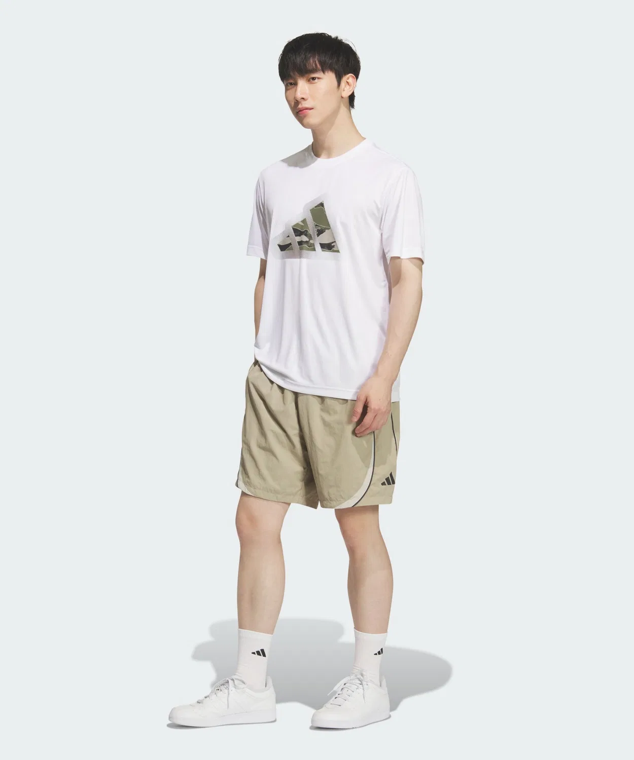 Мужские шорты свободного кроя из легкой ткани с моделью Brand Love, Adidas, Beige — фото 3