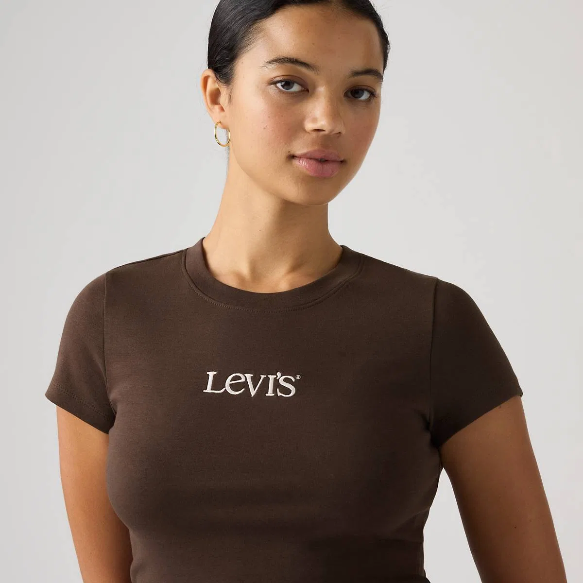 Базовая детская футболка с графическим принтом Levi's, Emb Club Logo Java - Brown — фото 2