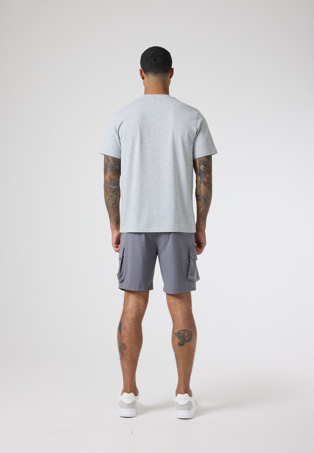 

Футболки с принтом TRIPLE FRONT GRAPHIC TEE CLOSURE London, светло-серый