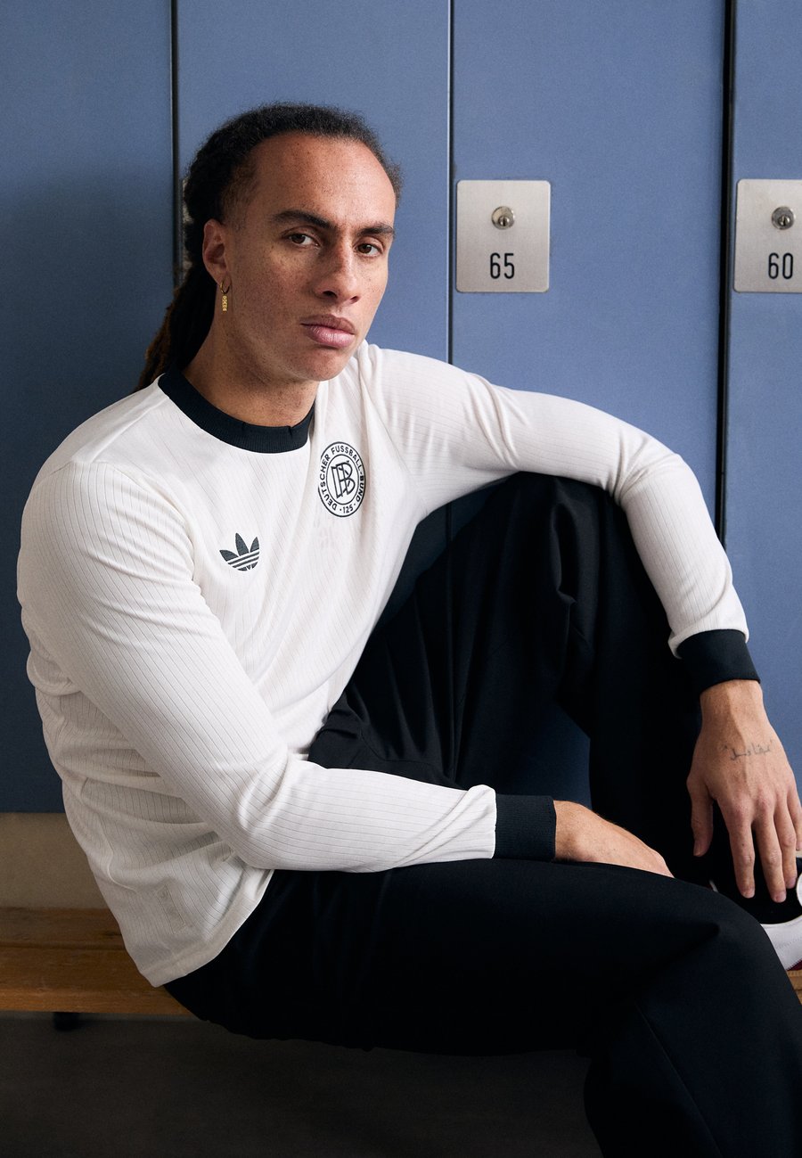 

Топ Adidas Originals DEUTSCHLAND DFB 125 ANNIVERSARY JERSEY LONGSLEEVE, Cloud White/Black/Off-White