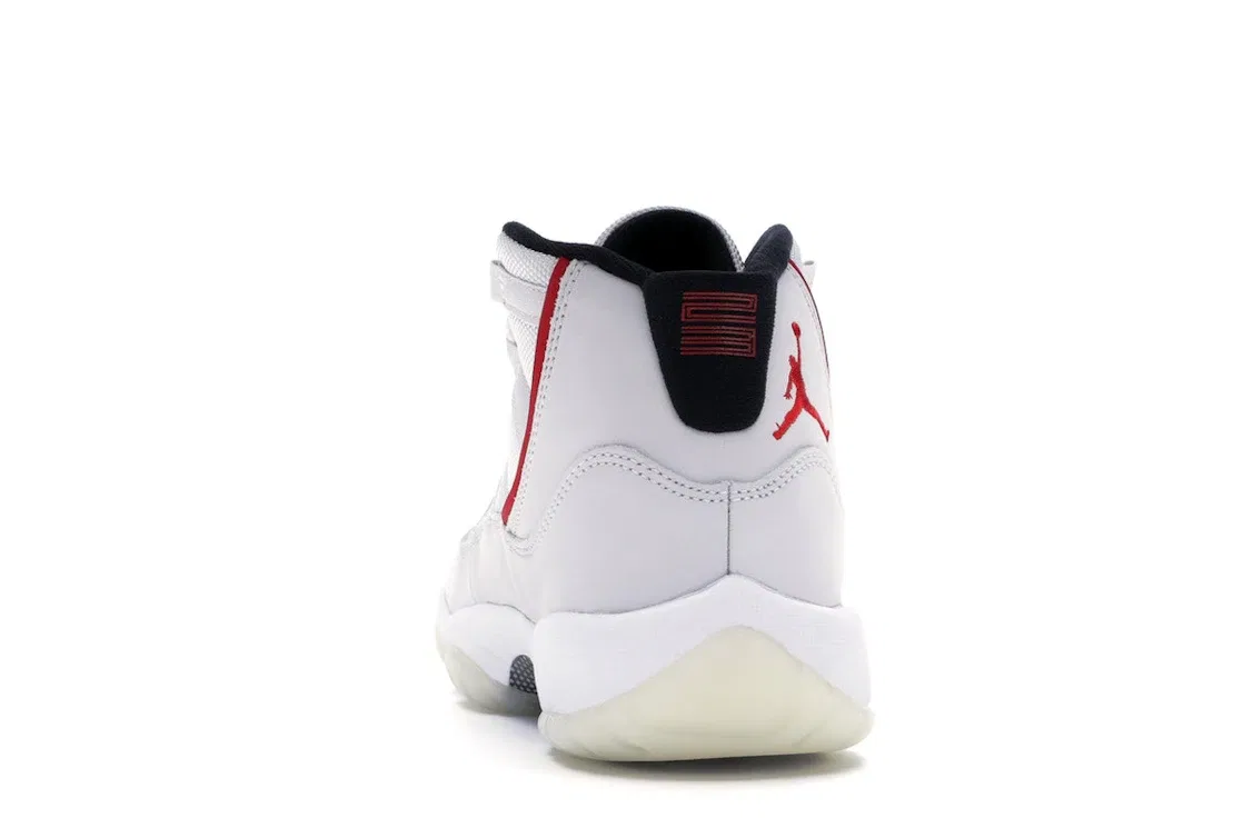 Детские кроссовки для мальчиков и девочек с патентованным покрытием Jordan 11 Retro Jordan, Platinum Tint/University Red-Sail — фото 4