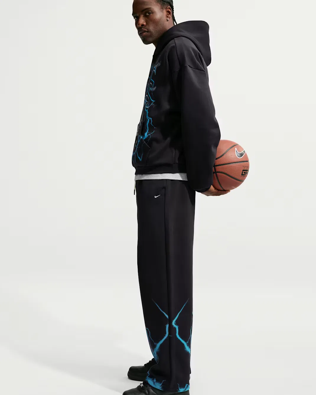 Мужские баскетбольные брюки с начесом Nike Standard Issue, Black/Light Current Blue/Pale Ivory — фото 4