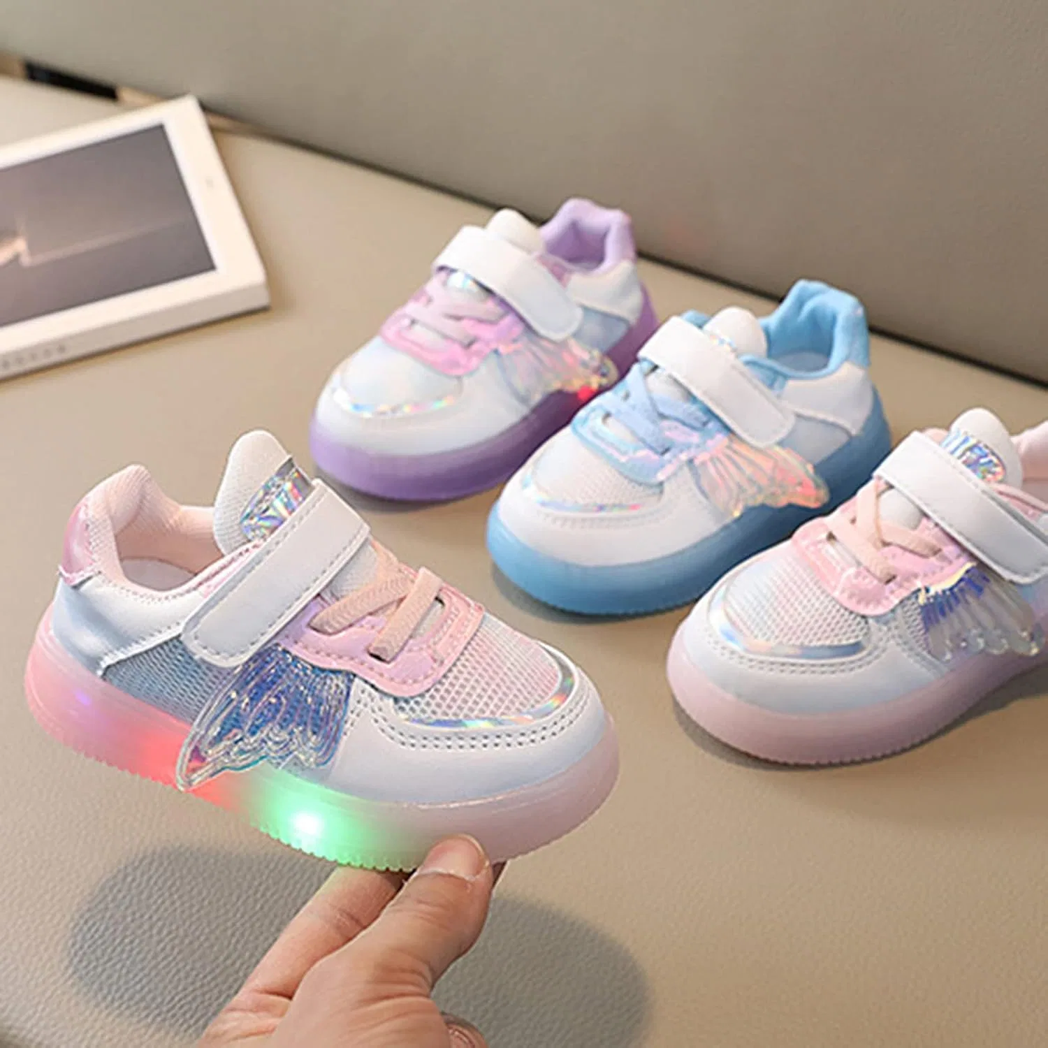 Детские кроссовки для девочек с подсветкой на шнуровке, Pink — фото 4