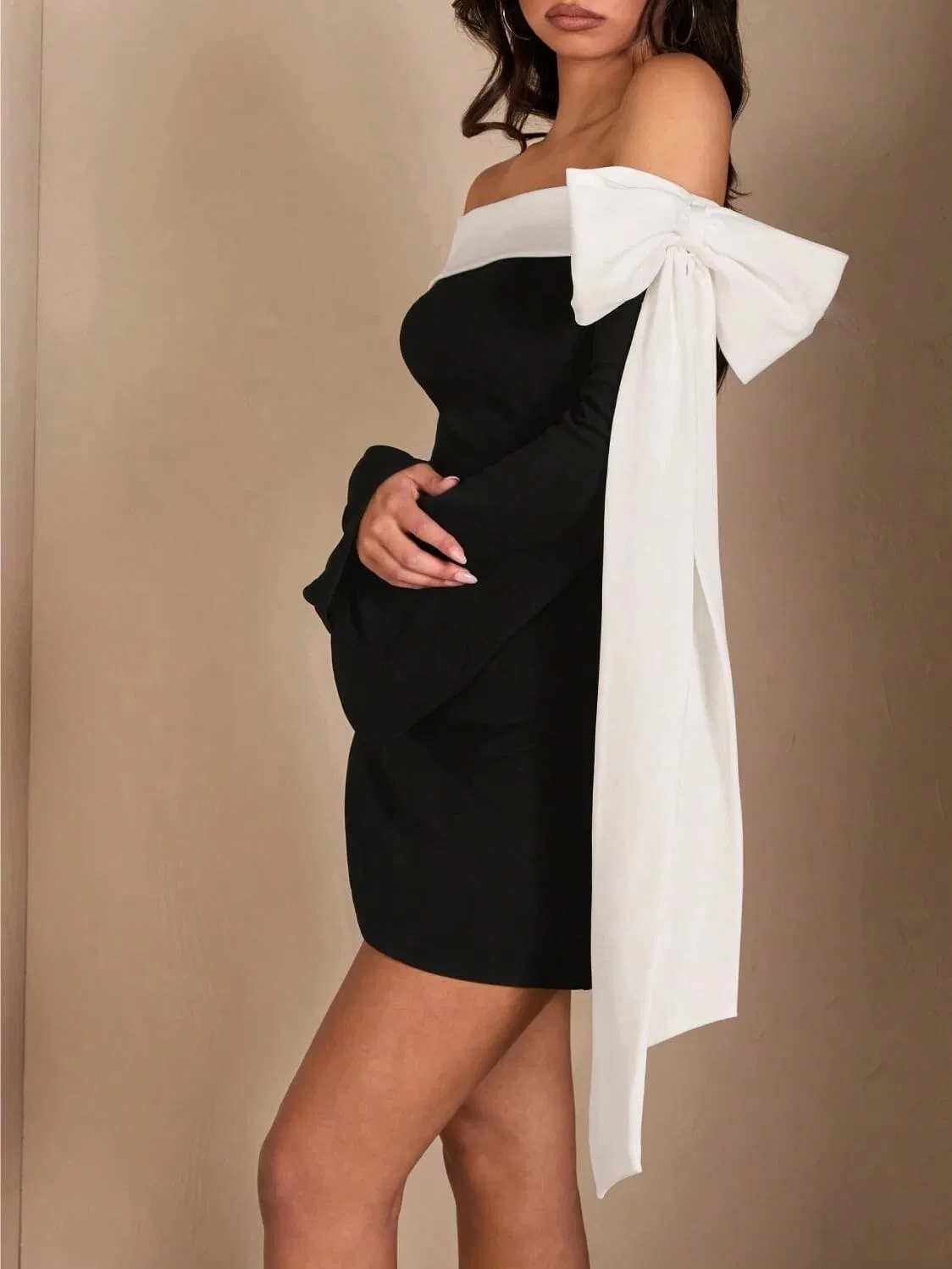 Женское облегающее мини-платье с длинным рукавом Bodycon, Black/White — фото 4