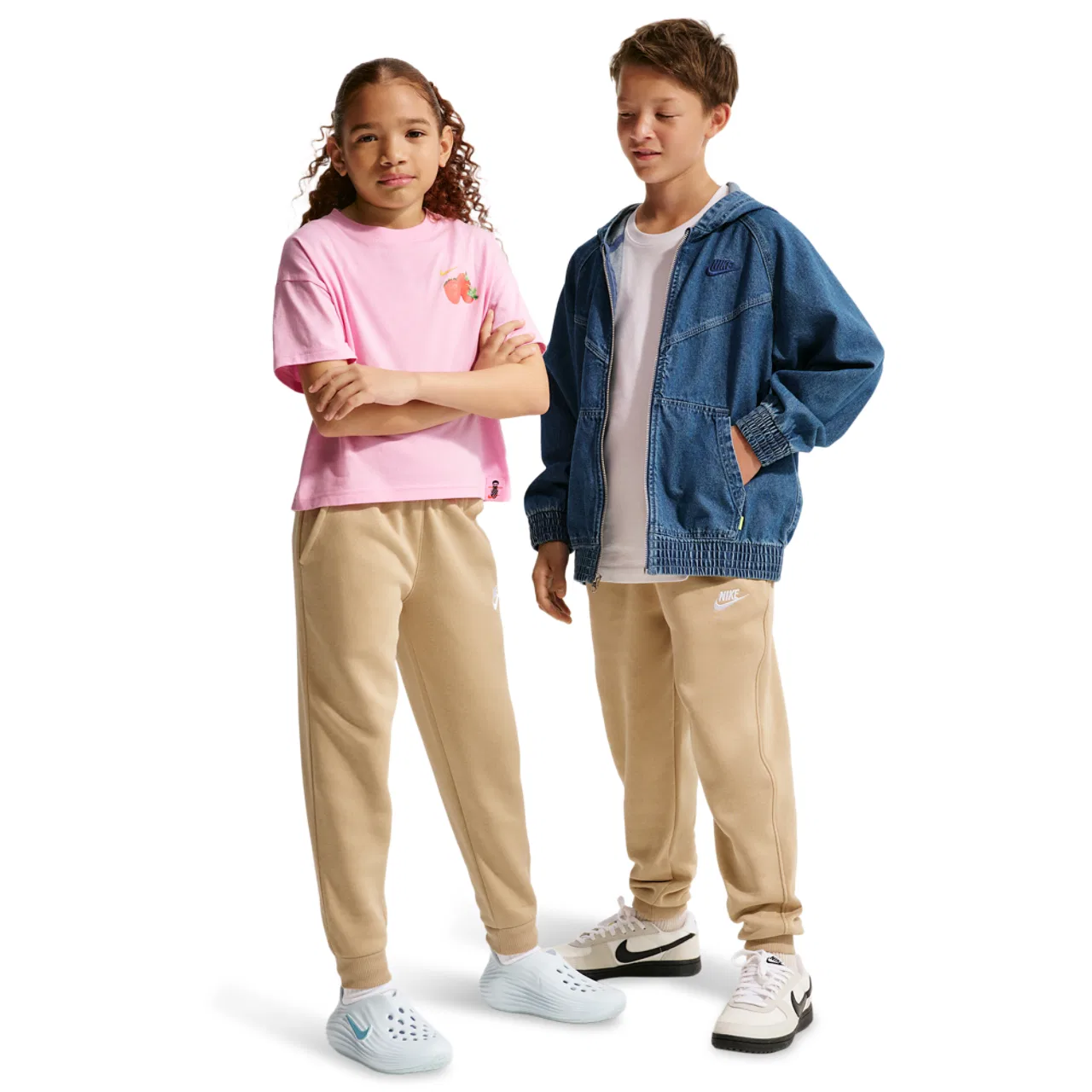 Детские спортивные штаны для мальчиков из футера с утеплением Nike NSW Club LBR Fleece Joggers, Linen/White — фото 4