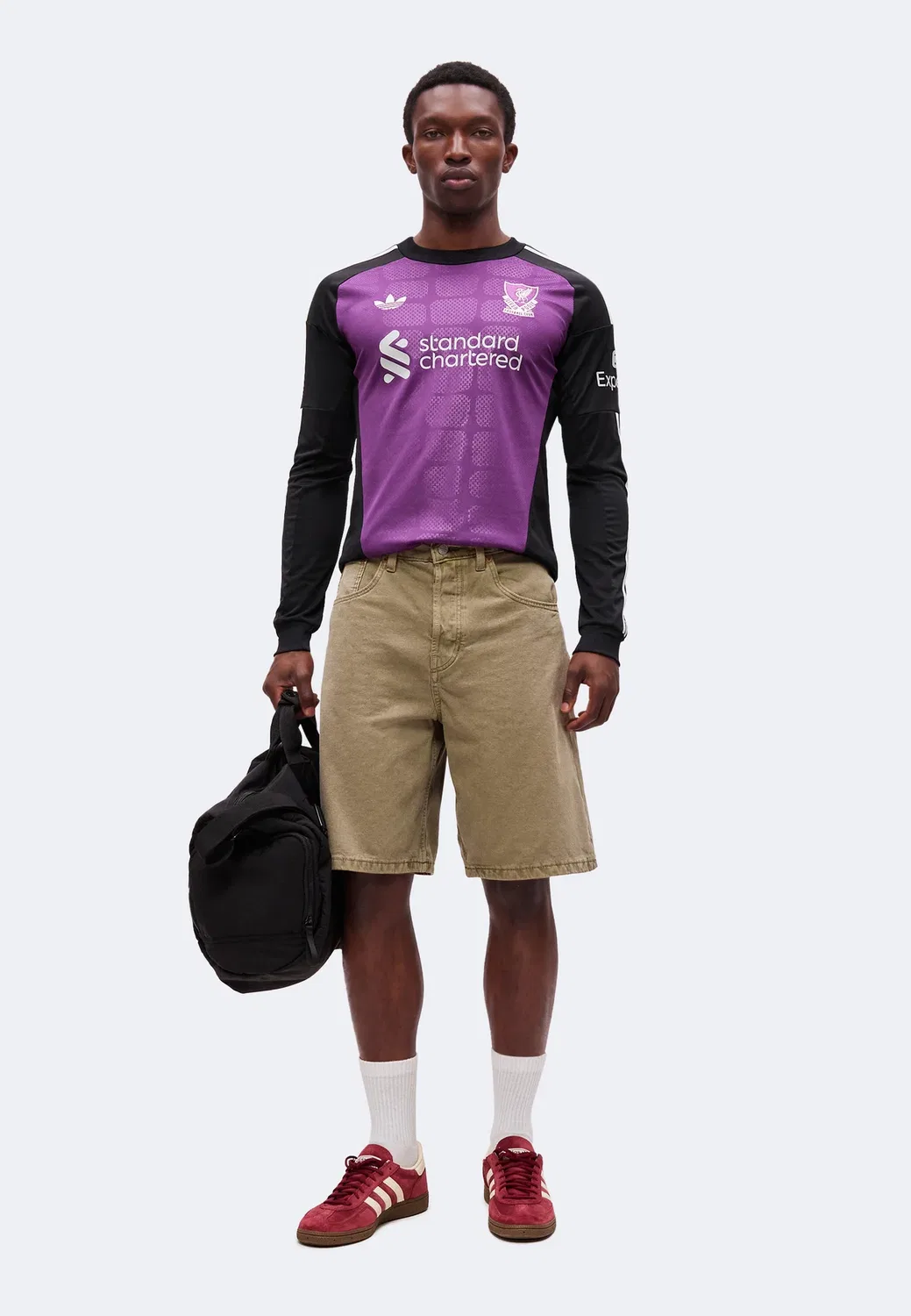 Вратарь «Ливерпуля» в гостевом матче 26/27 - клубная форма Adidas Originals, Tribe Purple/Black — фото 2