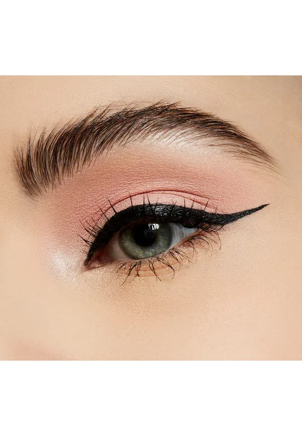 Тени для век матовые Powder Kiss Soft Eye Shadow Mac, Felt Cute, 0.04 г, цвет felt cute — фото 3