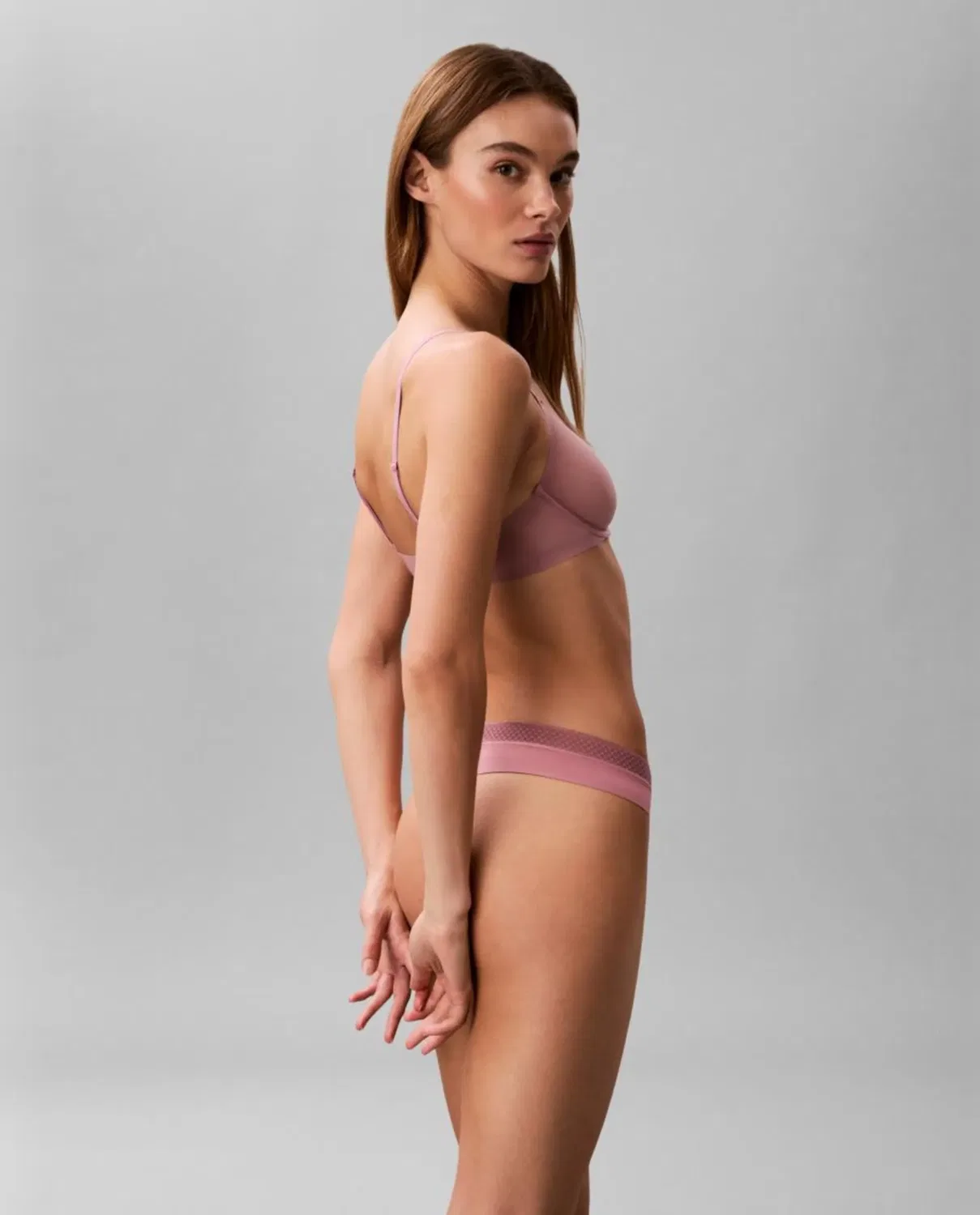 Женские танга с кружевом Calvin Klein, Rosa — фото 4