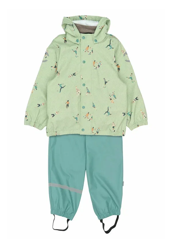Дождевой костюм из полиэстера и полиуретана Rain set aop w. susp/104 - snowsuit Mikk-Line, Soccer Aop