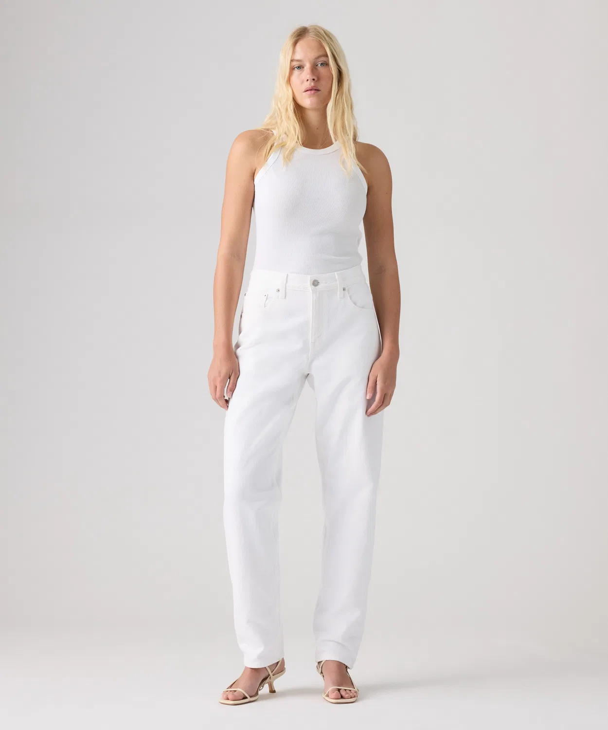 Женские джинсы с taper силуэтом Levi's, Light Indigo Blue — фото 2