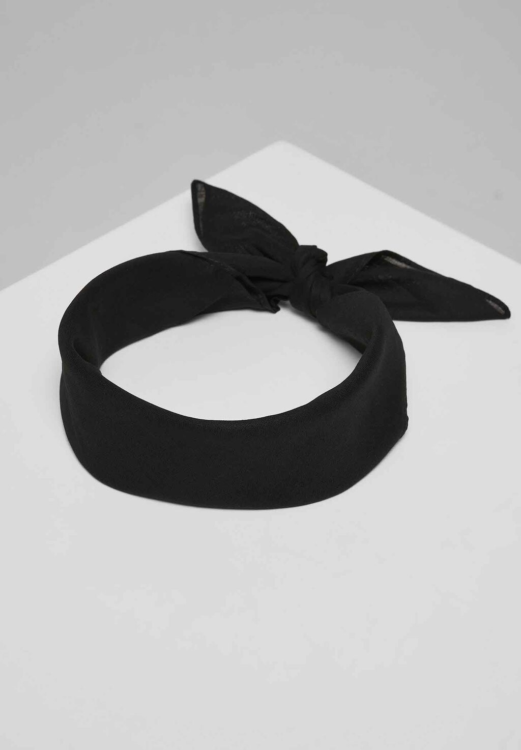 

Шелковый шарф Bandana Urban Classics, черный