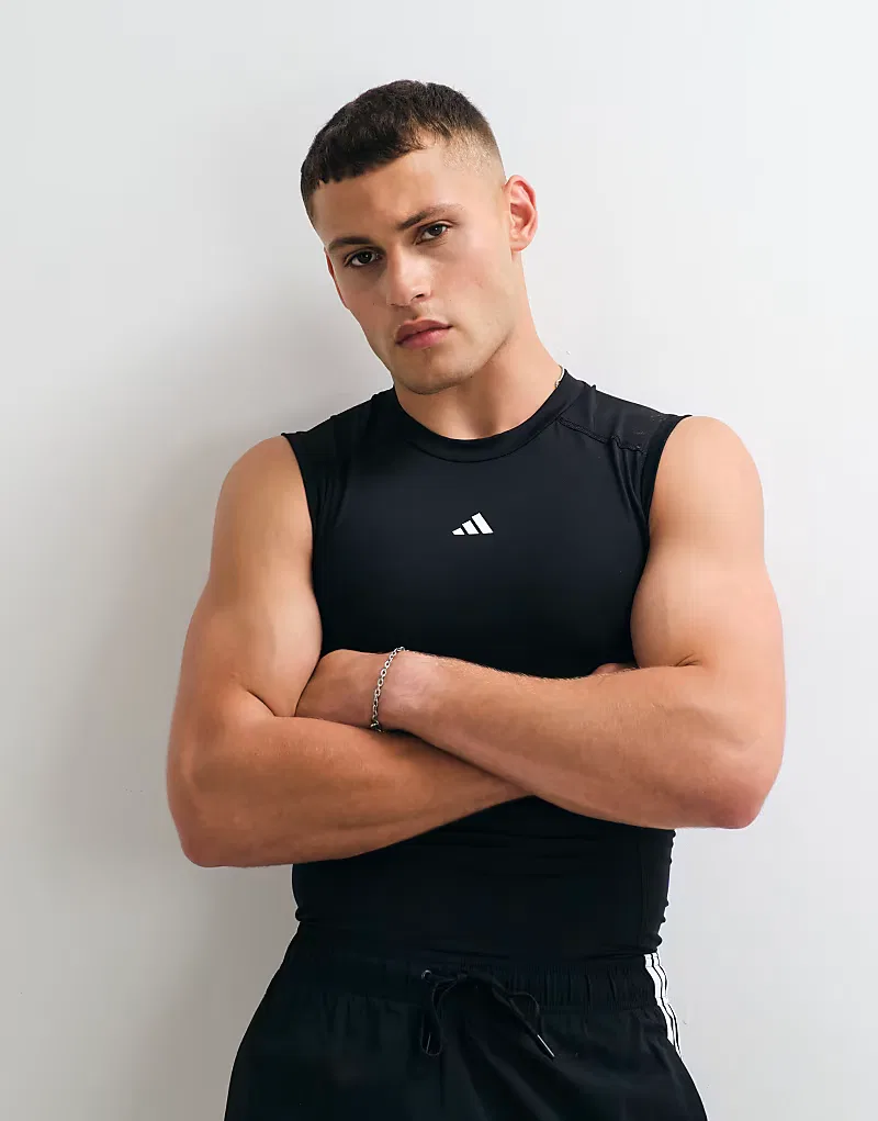 Облегающая тренировочная майка Adidas Training TechFit, черный