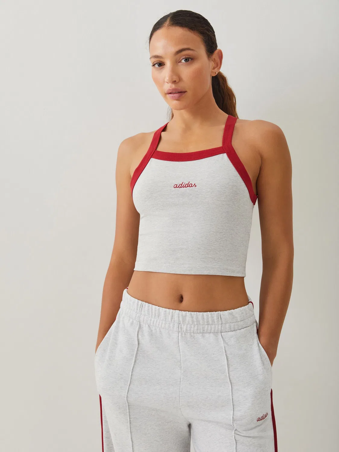 Топ с вышивкой Seasonal Essentials Colorpop adidas, серый
