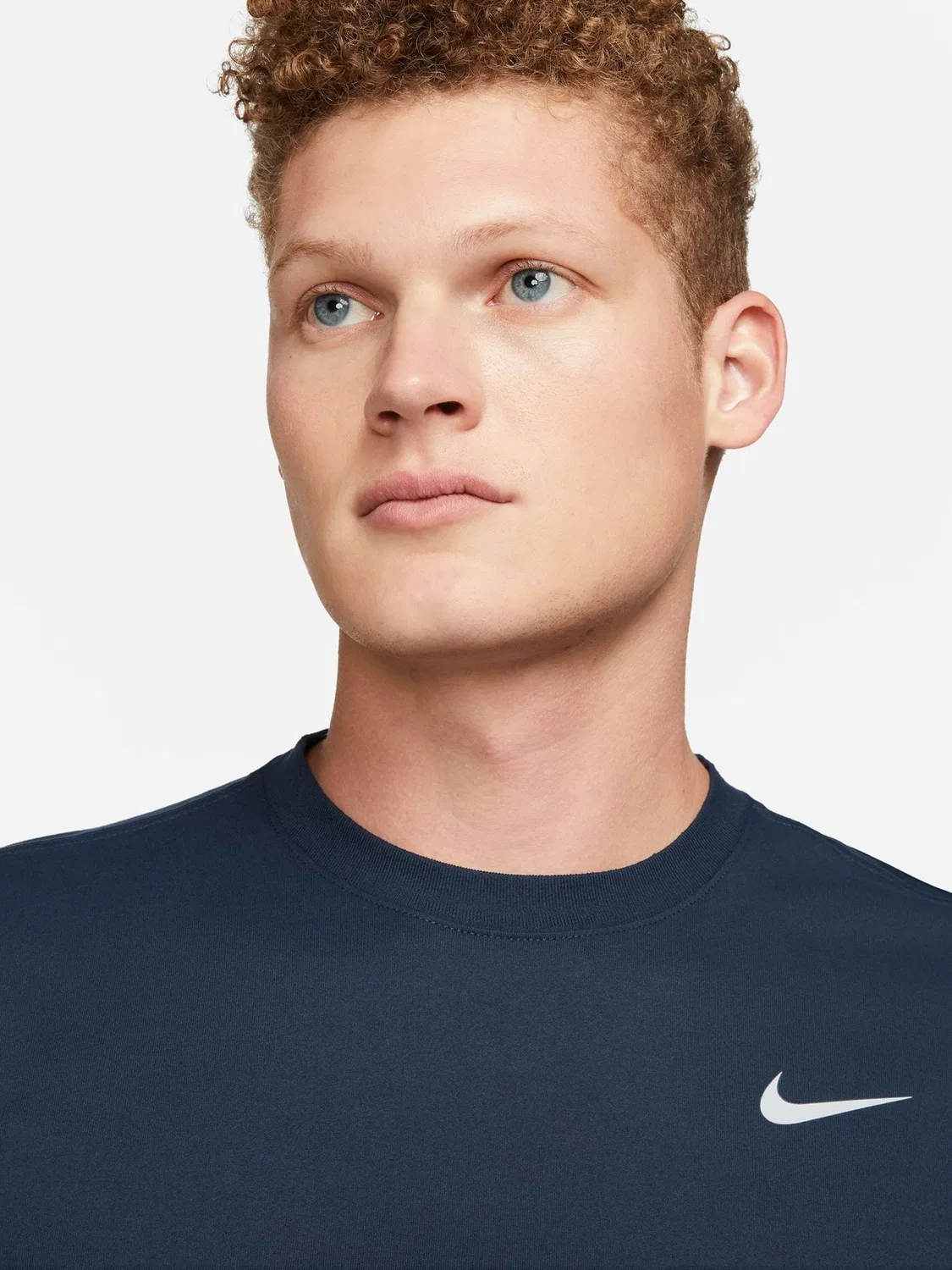 Футболка тренировочная Nike Dri-Fit Legend, цвет Obisidian Navy — фото 3