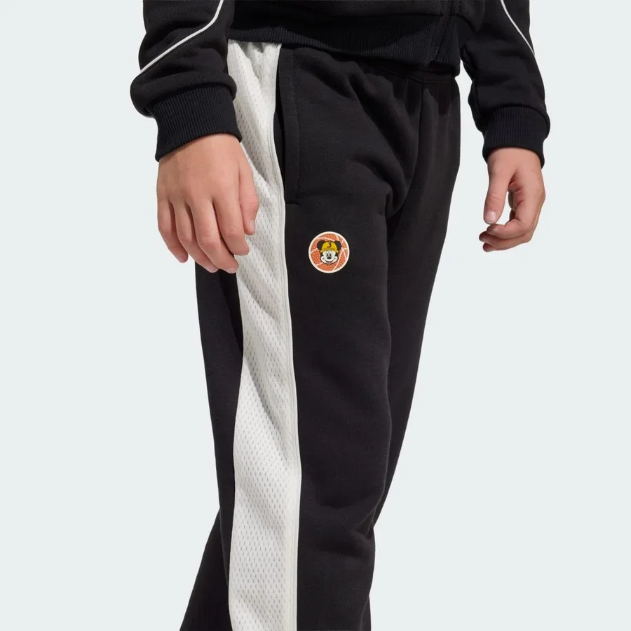 Детские спортивные штаны с принтом Mickey Mouse adidas, Черно-белый — фото 4
