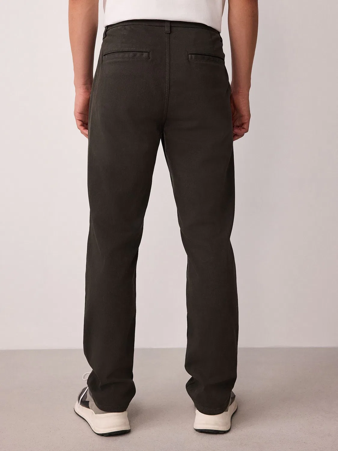 Брюки чинос Slim Fit Motionflex Next, хаки — фото 4