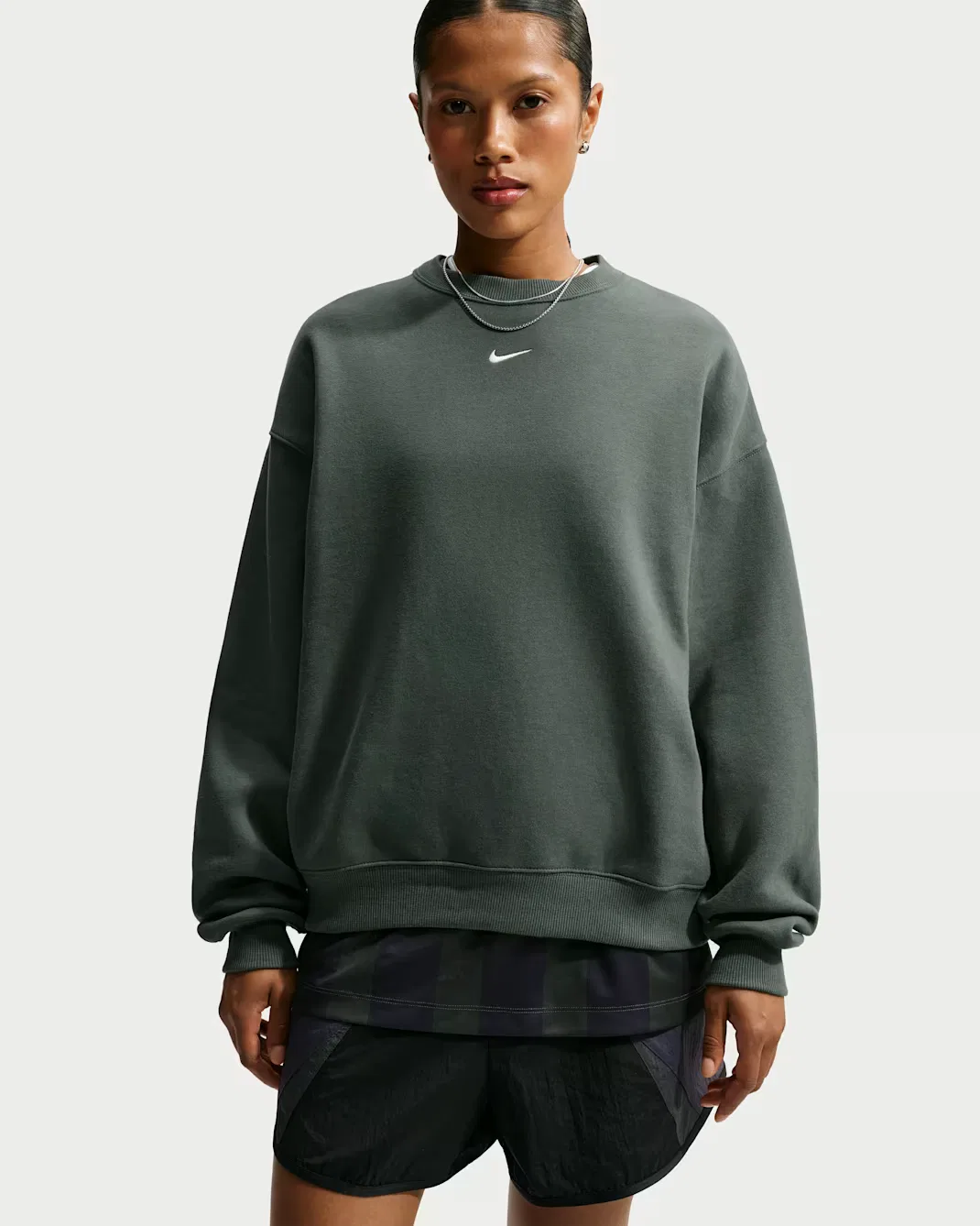 Женская толстовка оверсайз с круглым вырезом Nike Studio Fleece Medium Weight, Camo Green/Sail — фото 3