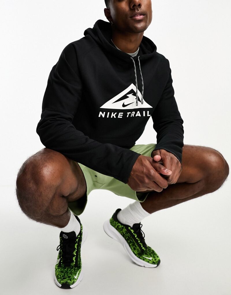 

Черная худи Nike Dri-FIT Trail
