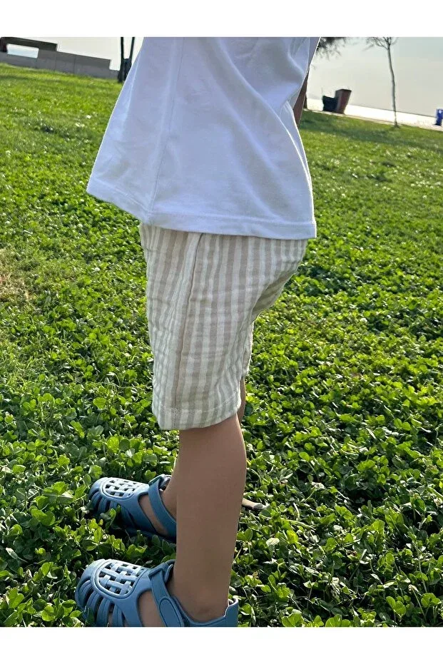 Детские шорты для мальчиков с принтом Runbaby, Beige Striped — фото 3
