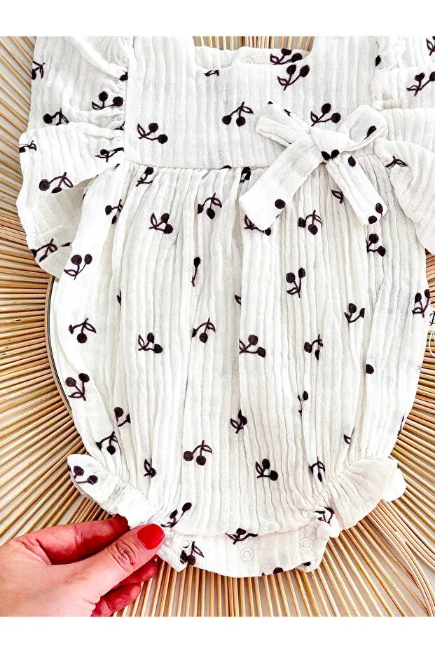Детский комбинезон для девочек с принтом Cherry Patterned Bow Detailed Jammybaby, White — фото 3