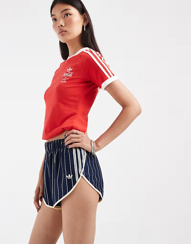 Шорты Adidas Originals Firebird в полоску, темно-синий и теплого ванильного
