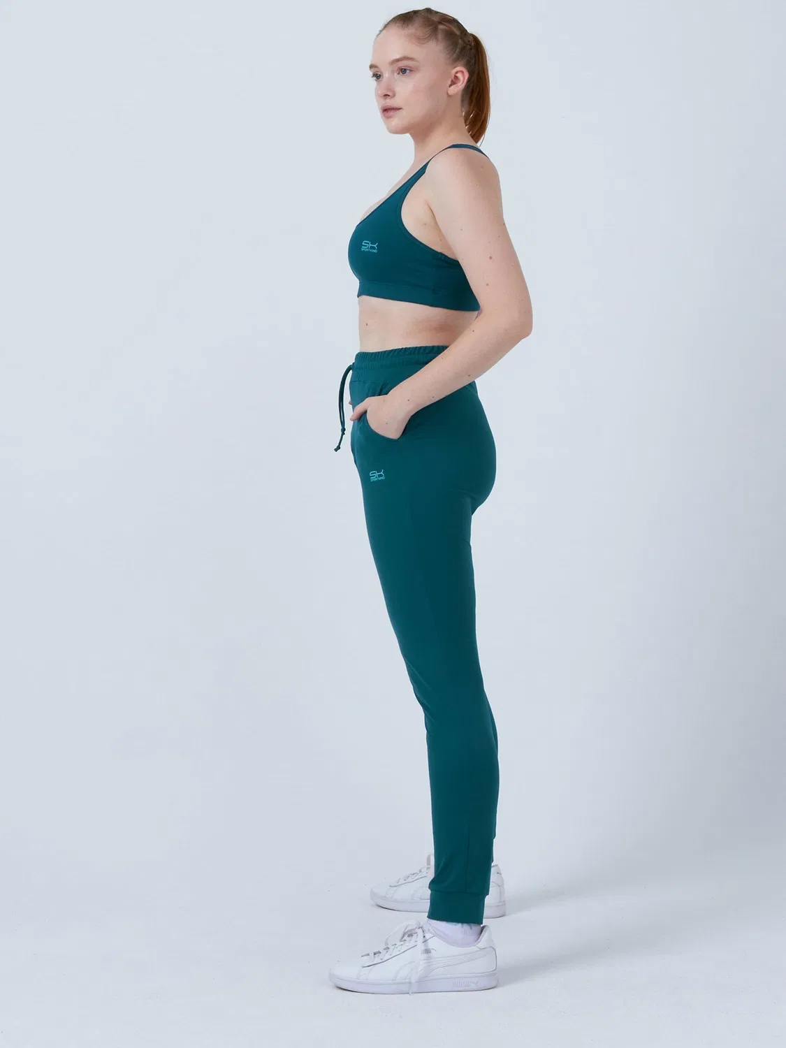 Спортивные брюки Sportkind Regular Workout Pants Jogging Pants в цвете Бетон — фото 4