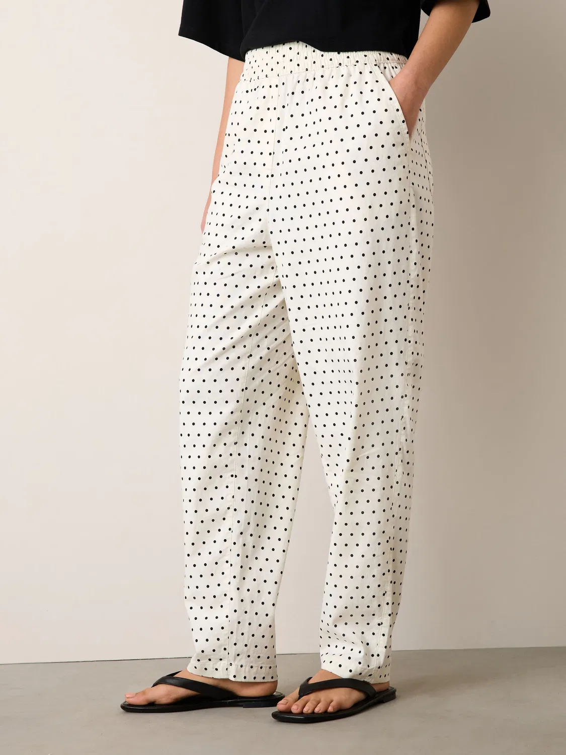 Брюки-бананы Stretch Linen Blend Barrel Leg Trousers 2 Pack Next, Black/White Spot — фото 4