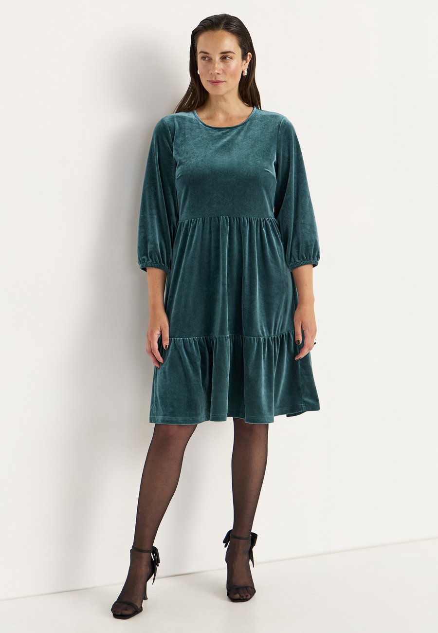 

Платье Cellbes of Sweden WITH FLOUNCES, Petrol-Green/Dark Green