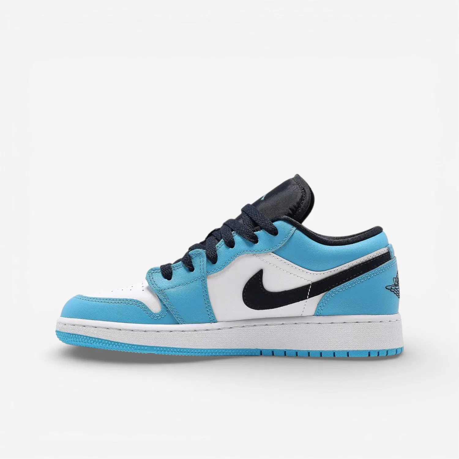 Детские кроссовки Air Jordan 1 Low UNC (2021) (GS) Jordan, Цвет: WEISS — фото 2