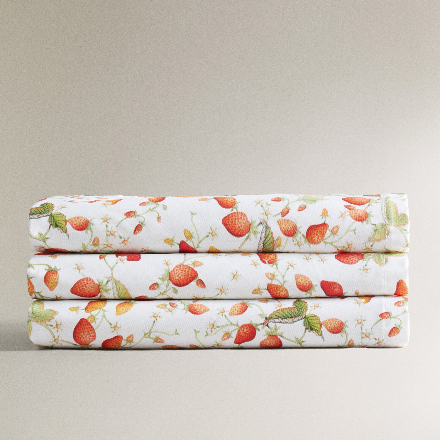

Скатерть Zara Home Strawberry Resin-Coated